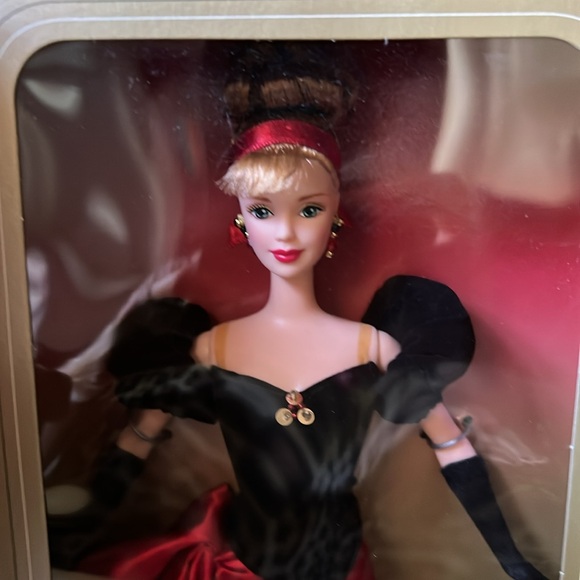 Winter Splendor Barbie - Never Removed from Box - Picture 2 of 13